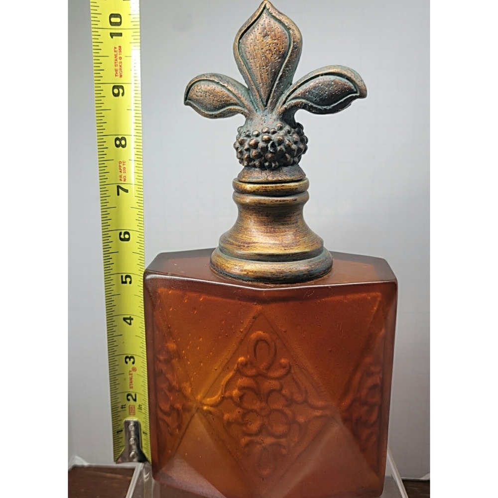 Faux Glass Amber Decanter with Fleur-de-Lis Stopper - Picture 8 of 10